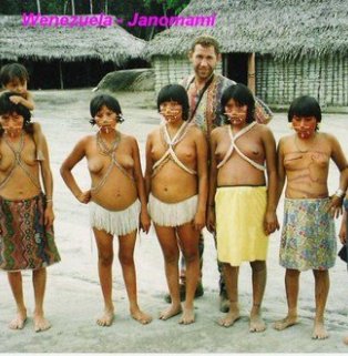 Dzikie plemię Yanomami nad Orinoko  w dżungli amazońskiej